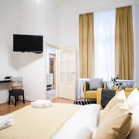 Garden Trees Apartment บูดาเปสต์ ภายนอก รูปภาพ
