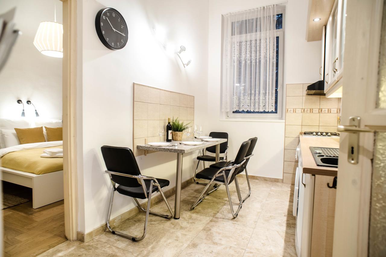 Garden Trees Apartment บูดาเปสต์ ภายนอก รูปภาพ