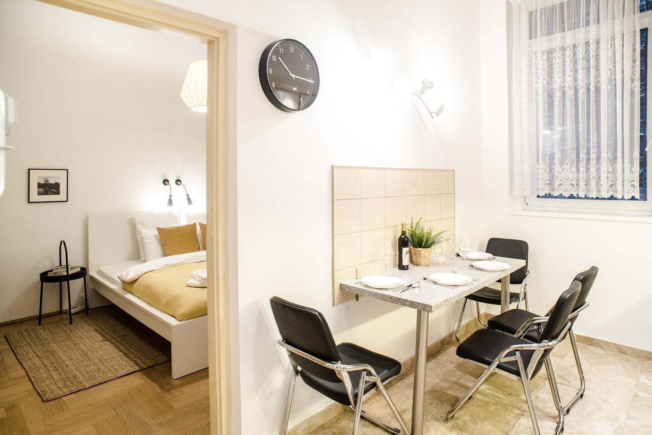 Garden Trees Apartment บูดาเปสต์ ภายนอก รูปภาพ